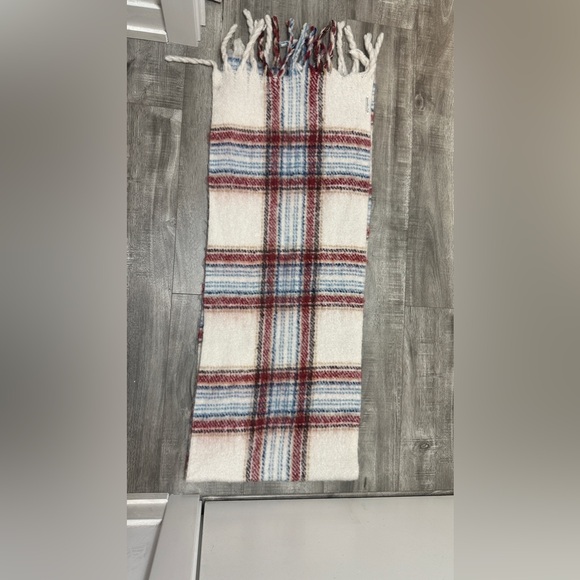 Abercrombie & Fitch scarf - Picture 4 of 4